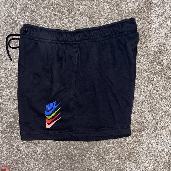Black Nike Fleece Shorts with pockets Size Small - Picture 2 of 3